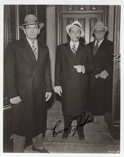 Bruce Gordon autograph