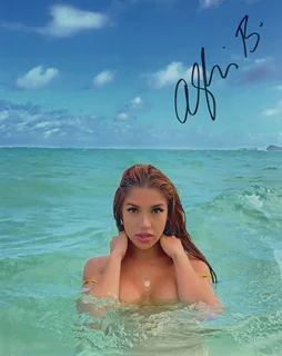 Alyshia Barragan autograph