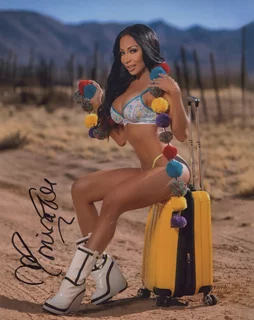 Monica Goe autograph