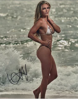 Amberly Nicole autograph