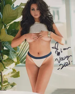 Jessica Vaugn autograph