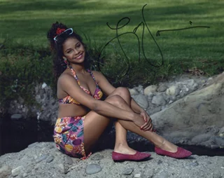 Lark Voorhies autograph