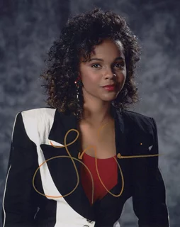 Lark Voorhies autograph