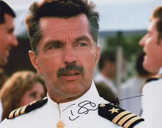 Tom Skerritt autograph