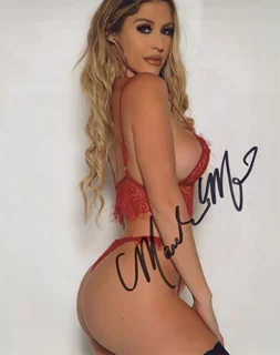 Maddie Moore autograph