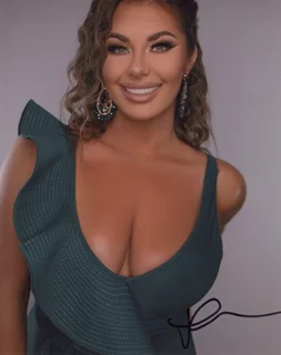 Rachael Brook autograph