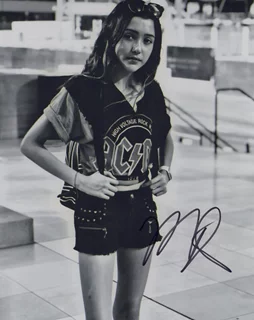 Melanie Casey autograph