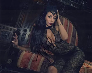 Tatiana Eriksen autograph