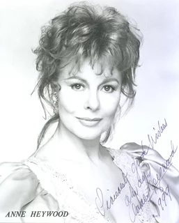 Anne Heywood autograph