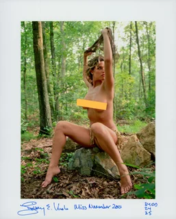 Lindsey Vuolo autograph