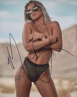 Mandy Evonne autograph
