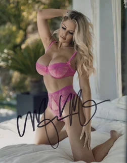 Maddie Moore autograph