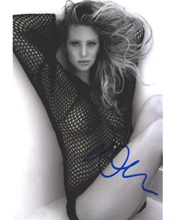 Dylan Penn autograph