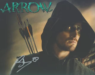 Stephen Amell autograph