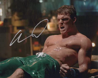 Alan  Ritchson autograph