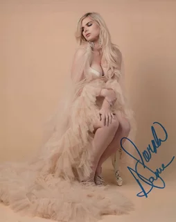 Sarah Donna autograph
