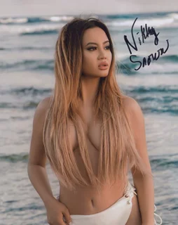Nikky Snoww autograph