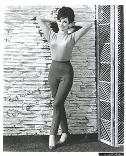 Gila Golan autograph