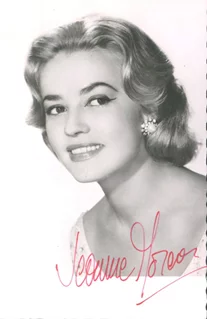 Jeanne Moreau autograph