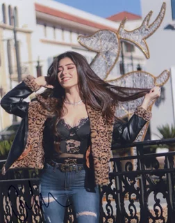 Gianna Adams autograph