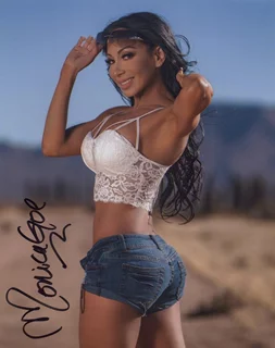 Monica Goe autograph