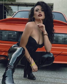 Geraldine Moreno autograph