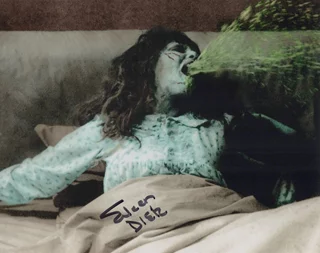 Eileen Dietz autograph