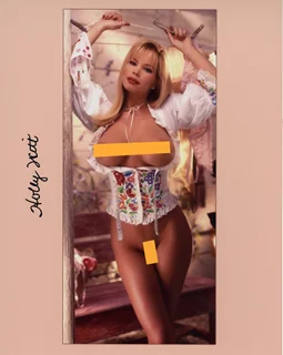 Holly Witt autograph