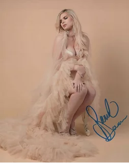 Sarah Donna autograph