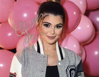 Olivia Jade autograph