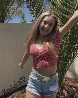 Kaileia Dixon autograph