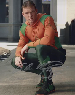 Alan  Ritchson autograph