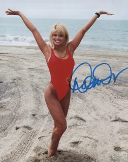 Donna D'Errico autograph