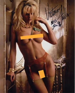 Victoria Fuller autograph