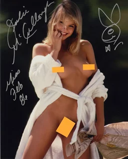 Julie McCullough autograph