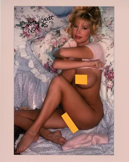 Holly Witt autograph