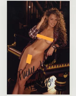 Nicole Wood autograph