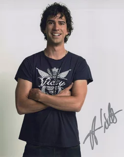 Hamish Linklater autograph