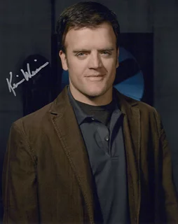 Kevin Weisman autograph