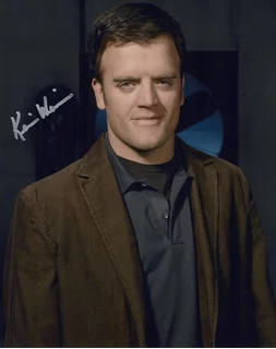 Kevin Weisman autograph