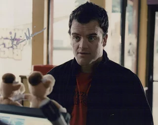 Kevin Weisman autograph