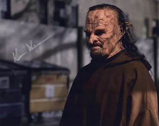 Kevin Weisman autograph