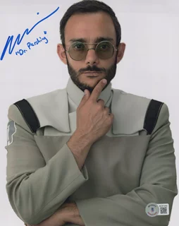 Omid Abtahi autograph