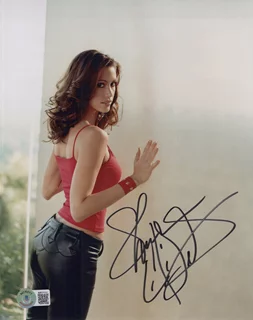 Shannon Elizabeth autograph