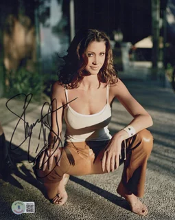 Shannon Elizabeth autograph