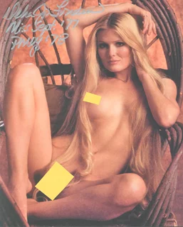 Debra Jo Fondren autograph