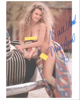 Nicole Wood autograph