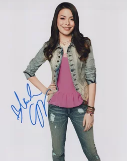 Miranda Cosgrove autograph