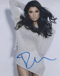Diane Guerrero autograph