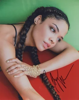 Tessa Thompson autograph